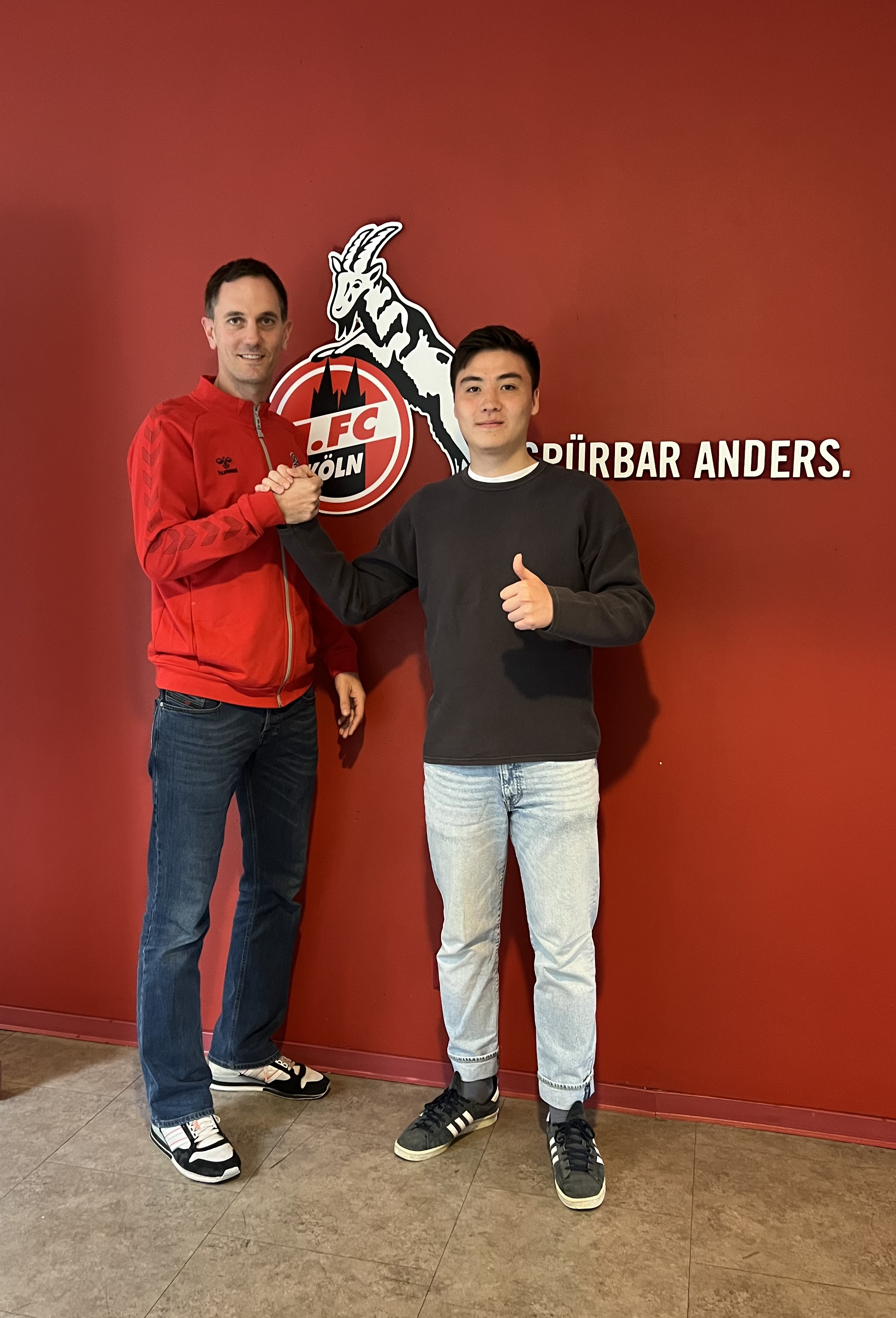 Асанали с Симоном Шайбэ