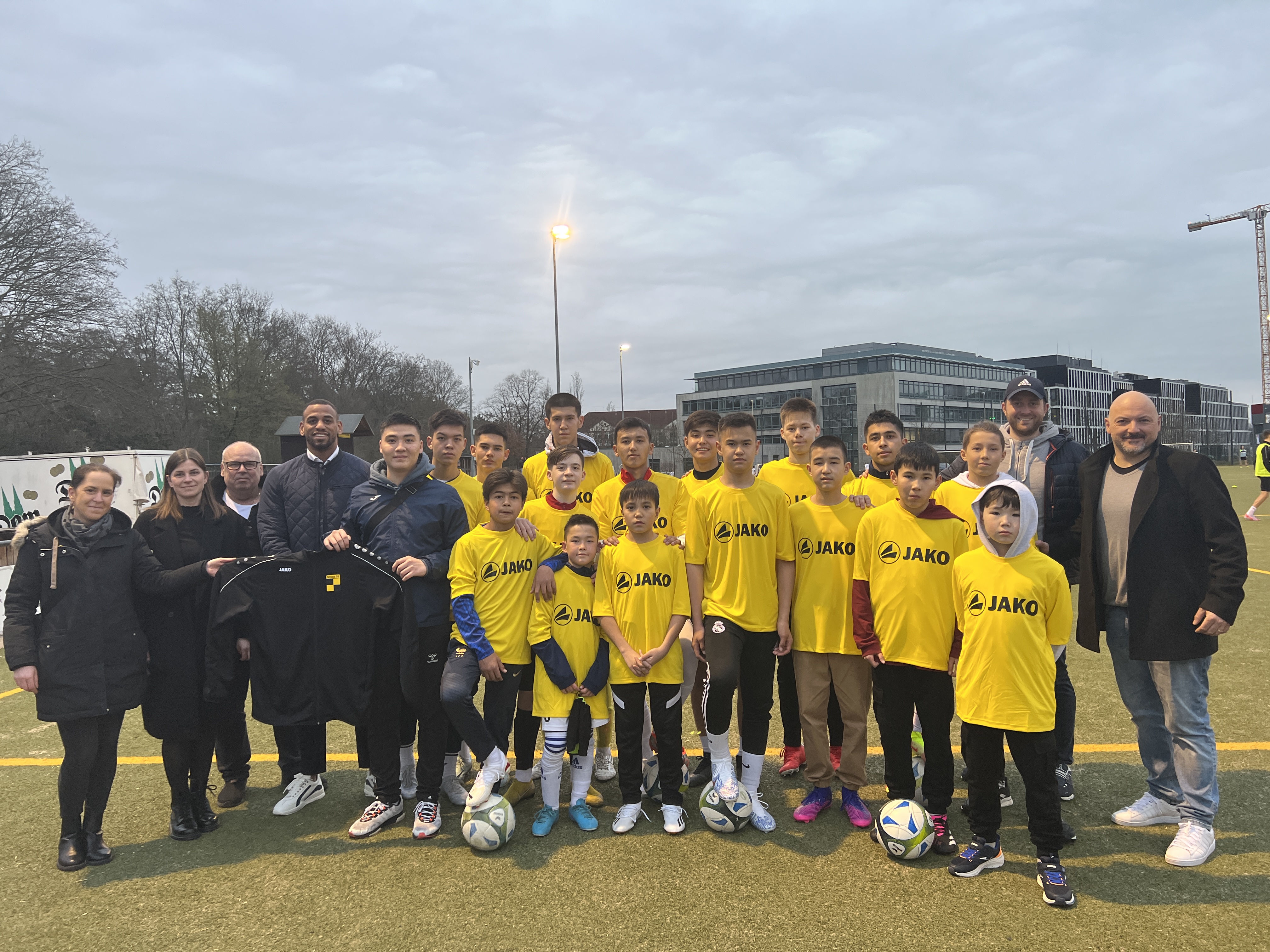 Групповое фото на базе