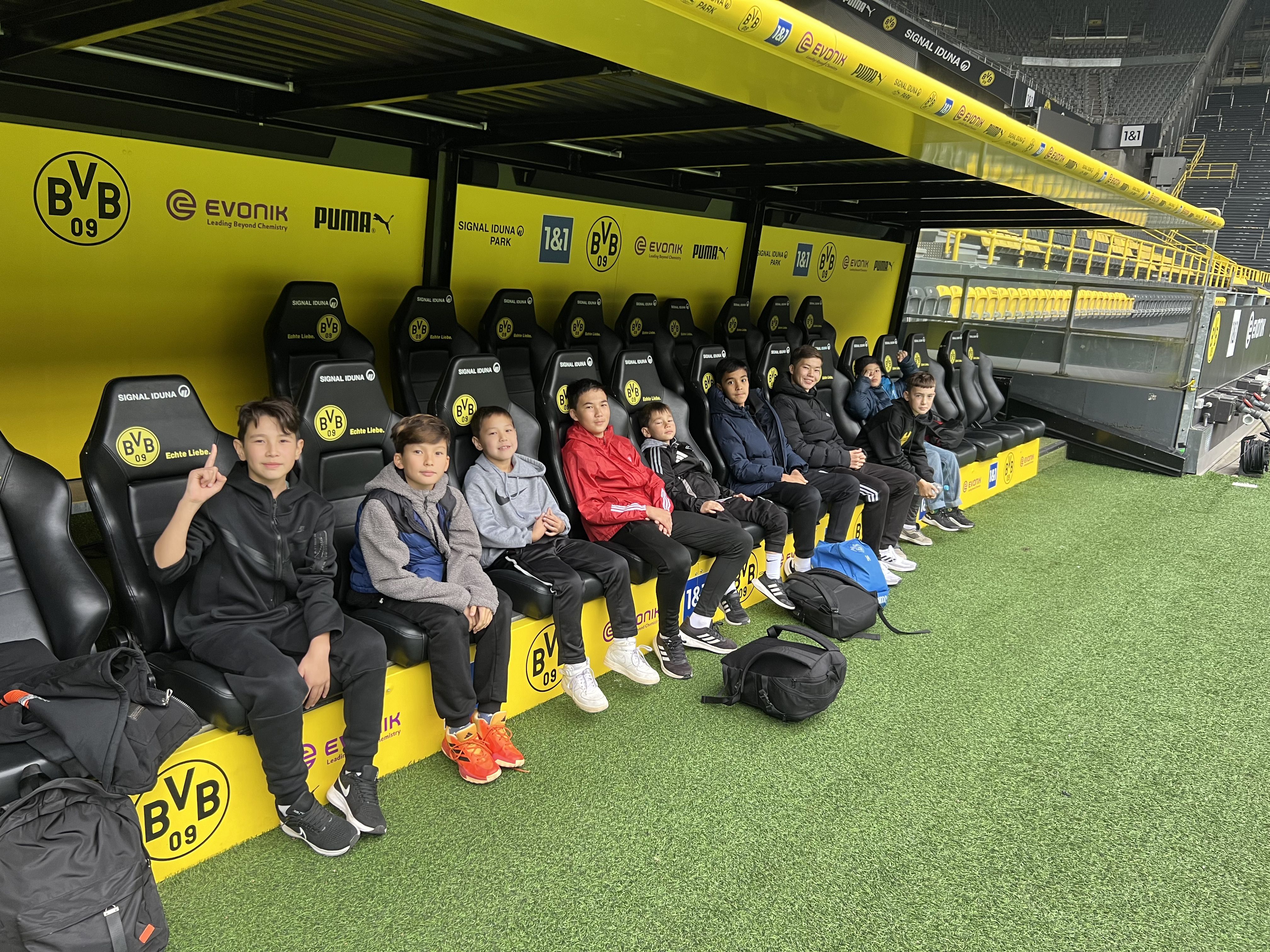 Signal Iduna Park, скамейка BVB